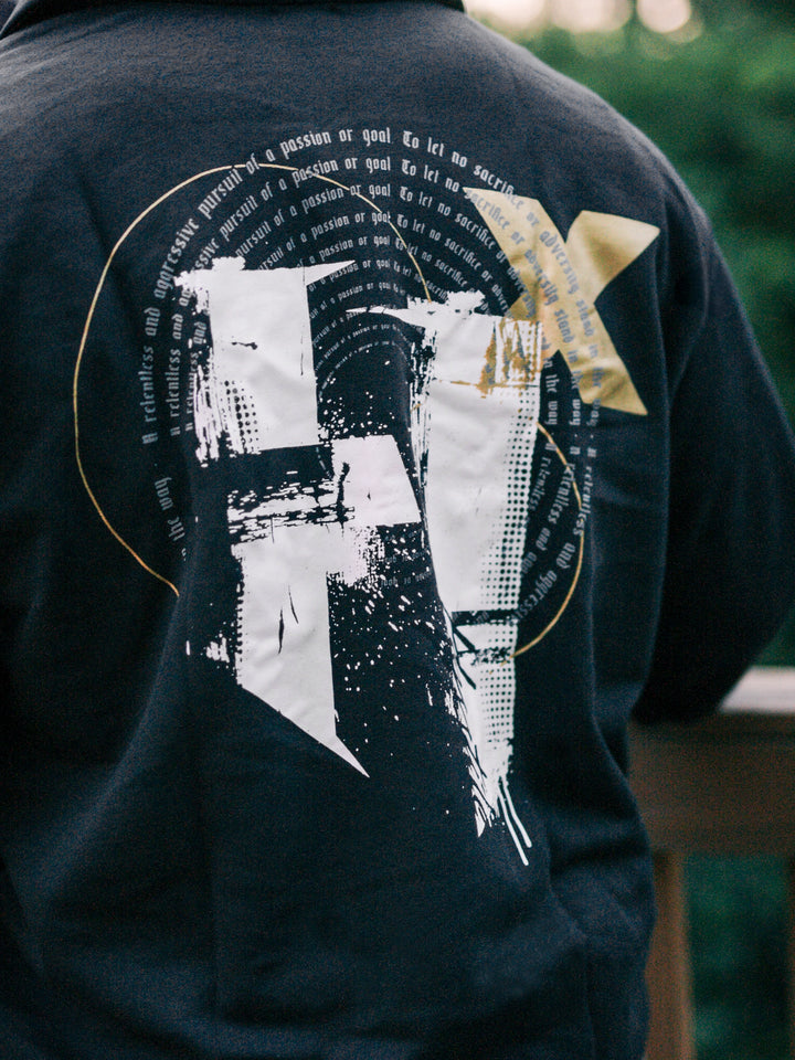 Bodybuilder wearing the Halo Quarter Zip Sweatshirt#color_black