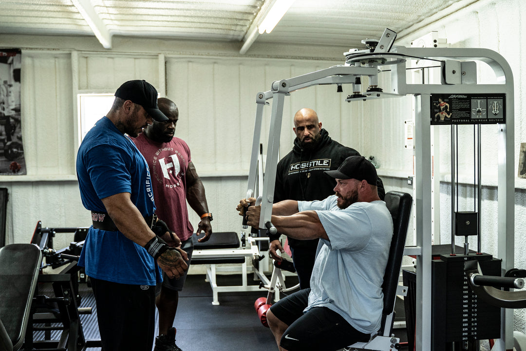 Bodybuilders Fouad Abiad, Ben Chow, Samson Dauda & Justin Shier training chest in the gym