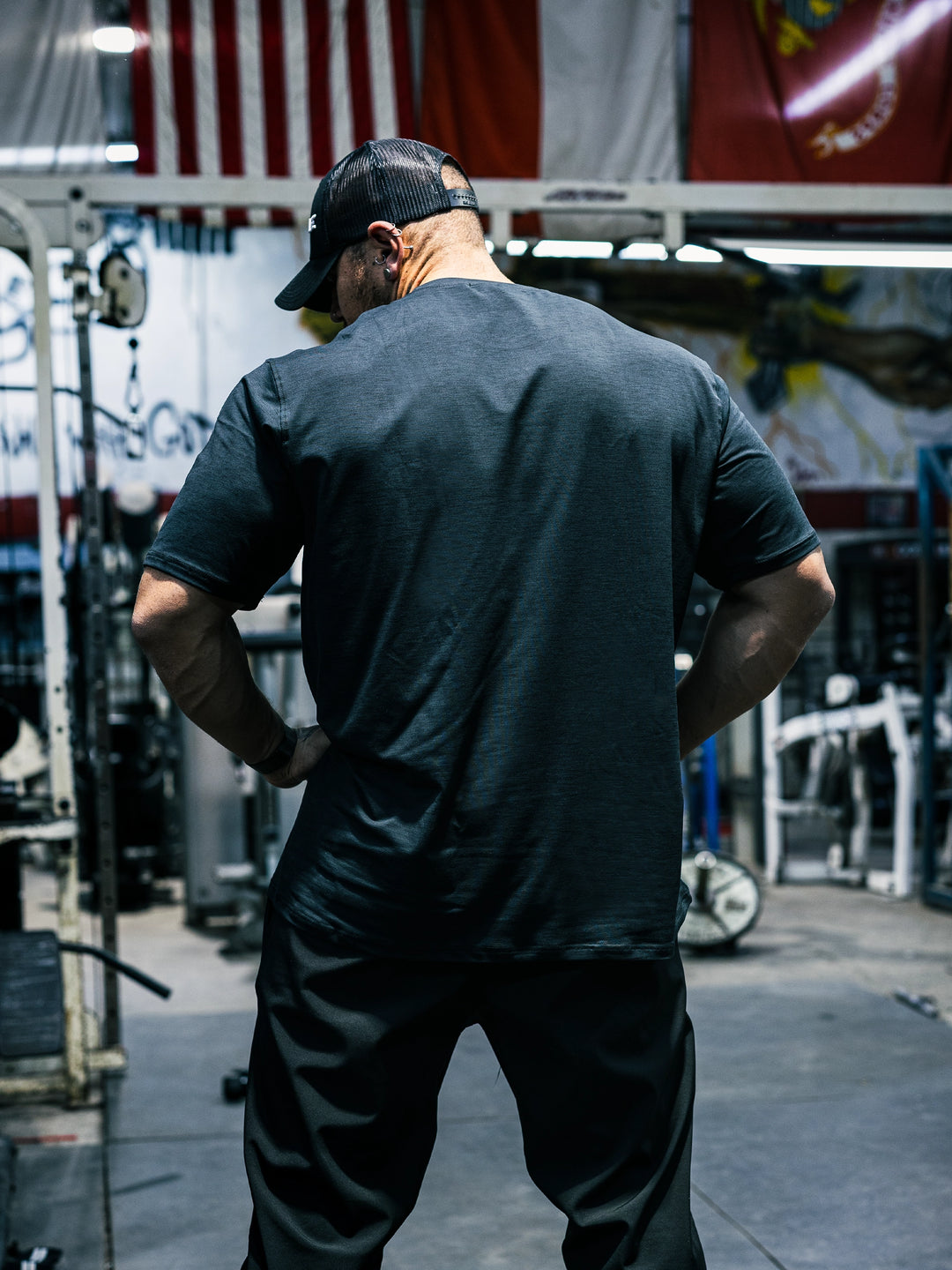 Bodybuilder Ben Chow wearing the Hosstile Athletic Tee in the gym#color_black