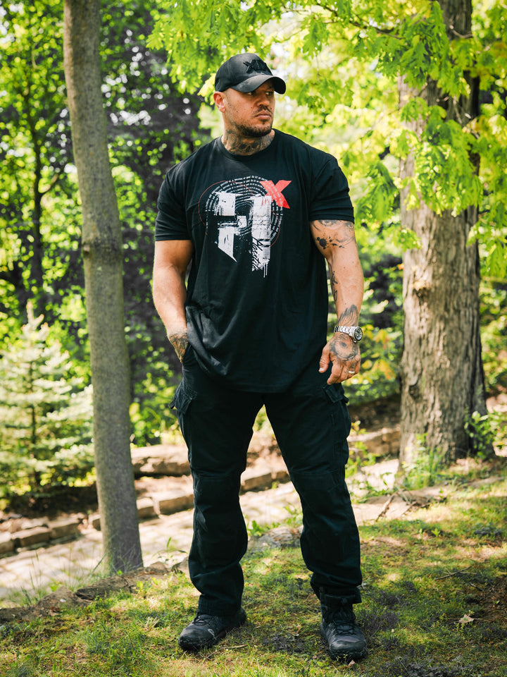 Bodybuilder wearing the Halo Workout Tee#color_black