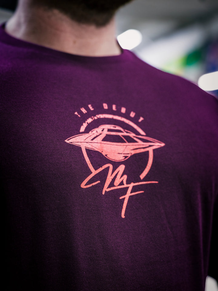 Bodybuilder Martin Fitzwater wearing the MF Vintage T-Shirt in the gym#color_maroon