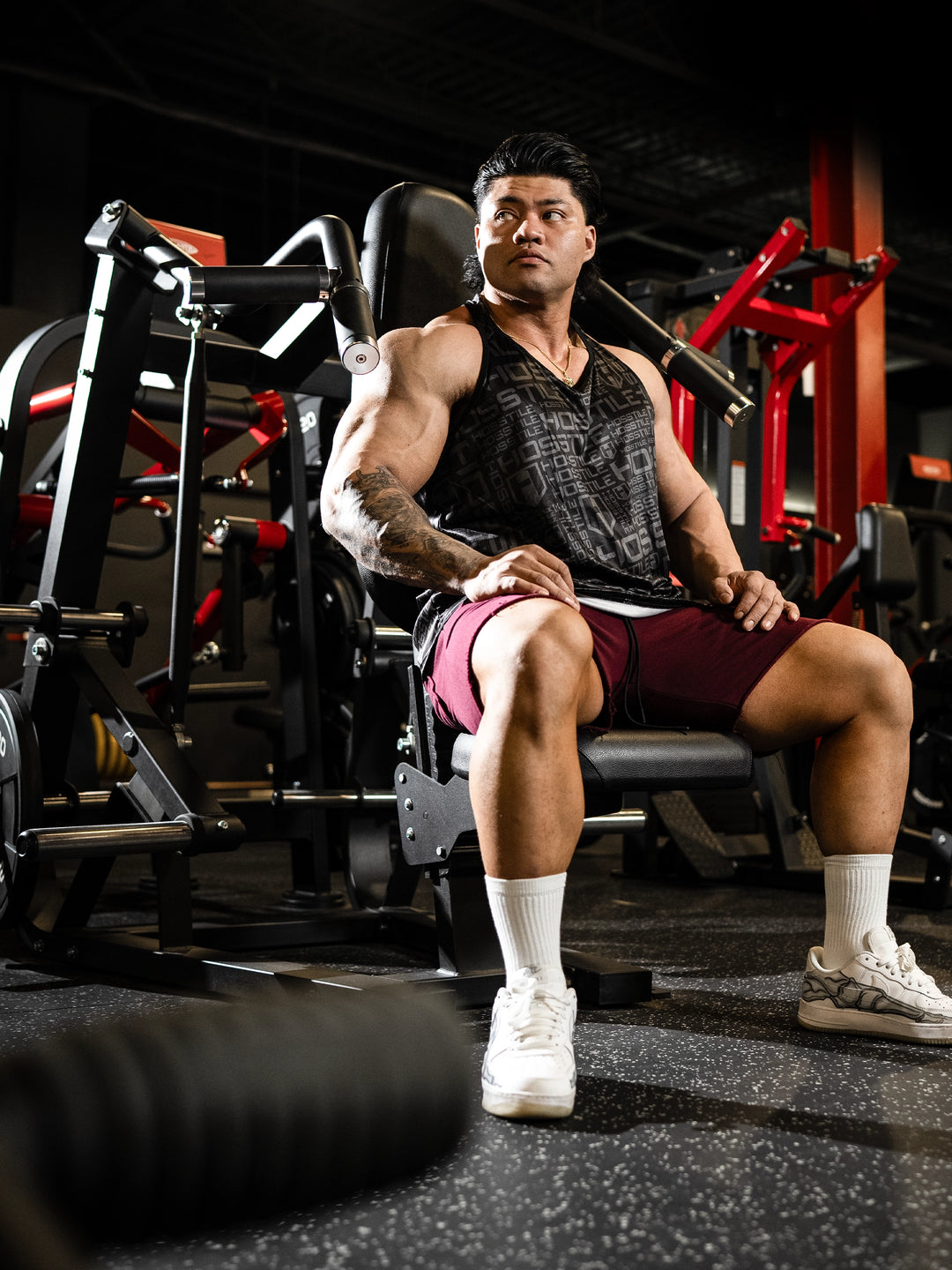 Bodybuilder wearing the Phantom Tank#color-black
