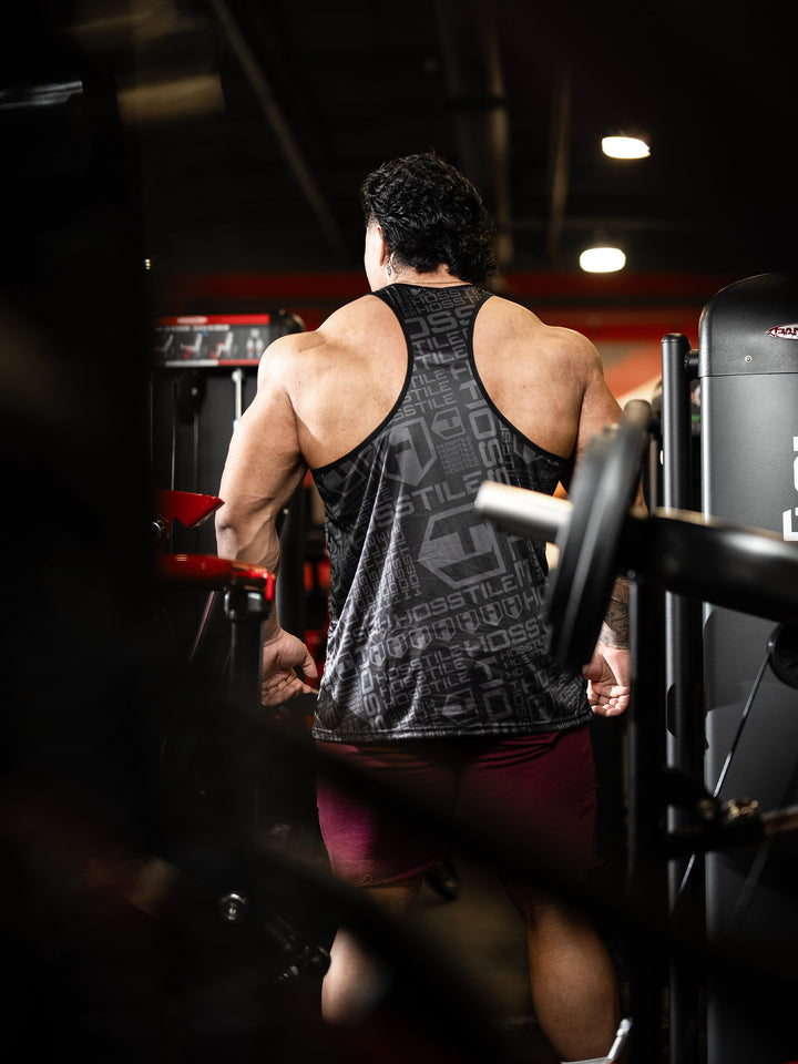 Bodybuilder wearing the Phantom Tank#color-black