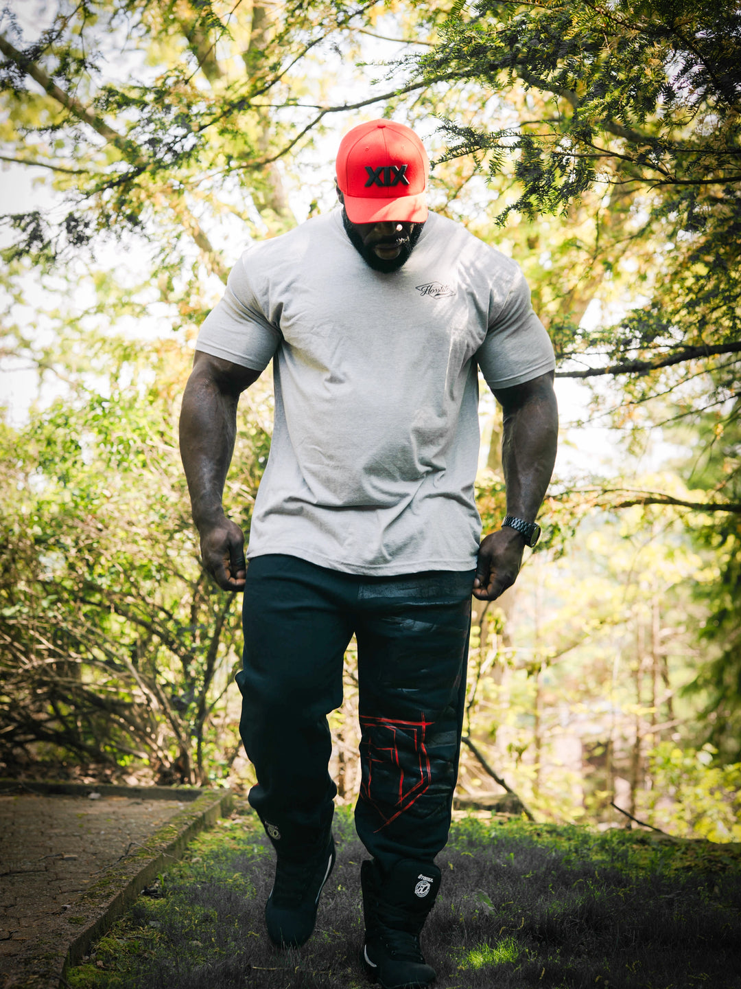 Bodybuilder wearing the Retro Select Workout T-shirt#color_heather-grey