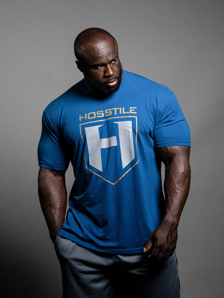 Hosstile Shield T-Shirt Cool Blue - Model Bodybuilder Samson Dauda#color_cool-blue